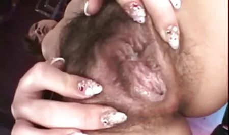 La fille a trouvé un homme porno les chinois avec une pute.