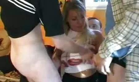 Un trou anal serré coûte deux bites. film x chinois gratuit