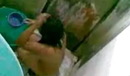 La Dame Baise Une Fille Avec porno chinois hd Une Ceinture Dans Sa Bouche Et Son Cul