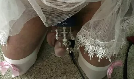 L'homme a mis une filme porno chinois jolie fille au lit