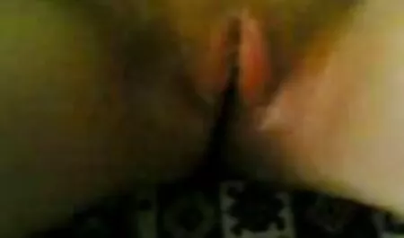 La beauté convainc porno sinoi les hommes de baiser dans le cul.
