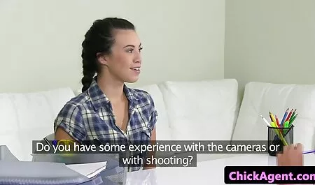 Sexe à des film sex chinoi parties russes avec des filles sexy sur le canapé