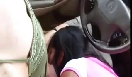 Modèle passionné sur le talon sera baisé par films pornographiques chinois un homme.