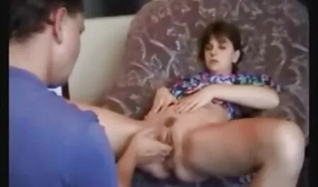 Filmé à la caméra porno x chinois et faisant l'amour aux jeunes filles