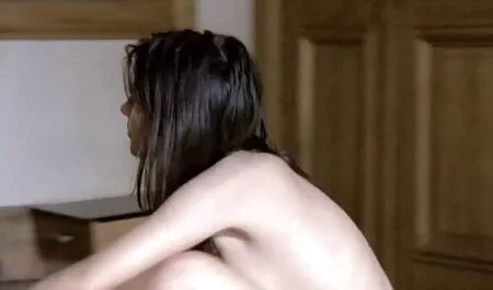 Le chanceux le film porno chinois prend deux blonde putes.