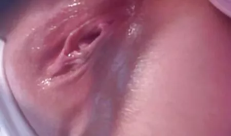 Masseur video porno chinois gratuit fry le client avec une caméra cachée.