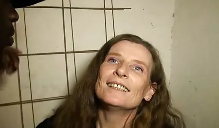 La femme a une liaison avec porno dingue chinois son mari juste devant elle, et il a commencé