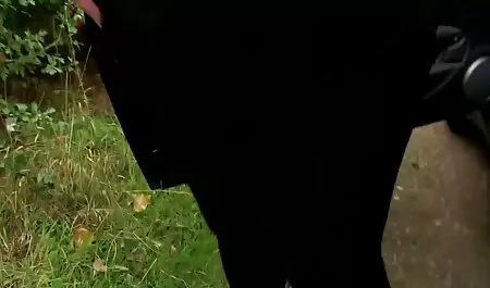 Hijabi fille est blonde en porno dessin animé chinois talons hauts.