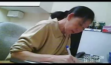 Agréable de je veux porno chinois coller le cul de la femme dans son cul.