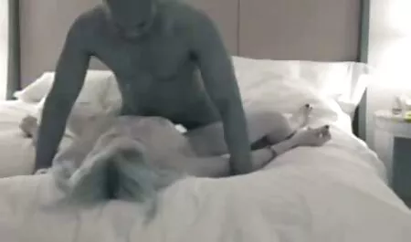 Sucer porno des chinois le pénis de la foule