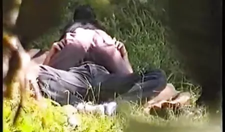 Deux lesbiennes se retirent dans la salle porno chinois de bain.
