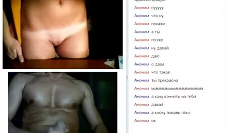 Fille dans la rue coller porno sinoi ses doigts dans un chat