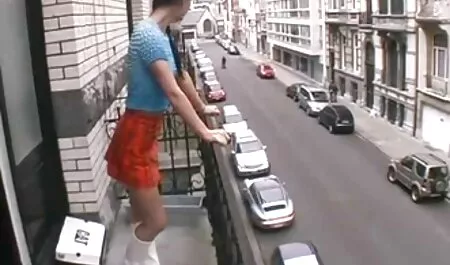 Brune avec des lunettes video xxx chinois et un petit ami.