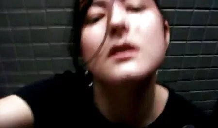 Grosse chinois pornos fille attrape la goutte de sperme