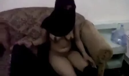 La femme de la maîtresse baise l'homme dans le cul après une lourde video porno chinois gratuit peine