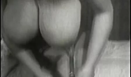 Alinka video xxx chinois baise la Vierge dans sa chambre