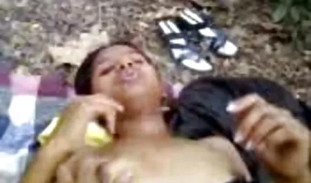 Jeune couple russe ayant des relations sexuelles porno chinois hd dans la chambre.