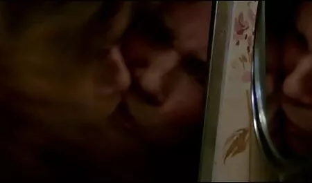 Acrobate film porno avec des chinoises près de l'appareil suffocant