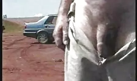Bouclés femmes à cheval sur une bite. video porno gratuit chinois