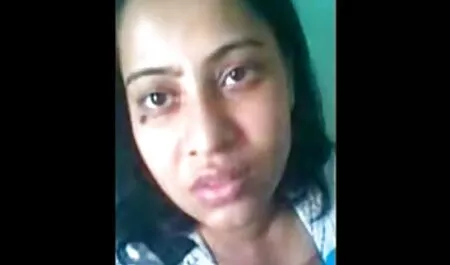 Paan plucks rousse films pornographiques chinois Cheveux écrasés dans garni vagin