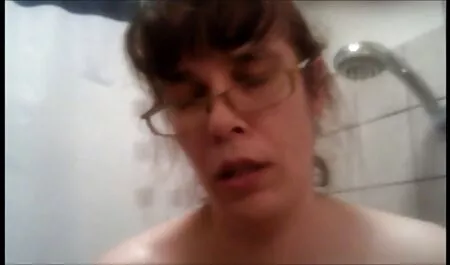 Chienne en bas abandonnant film sex chinoi cette jeune bite