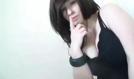 Une belle vieille brune. site de porno chinois