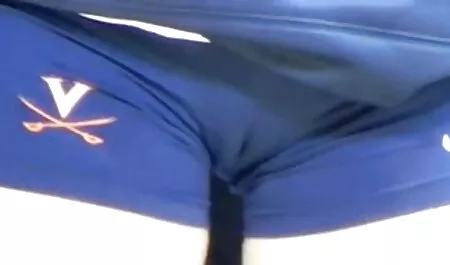 Une femme filmporno chinois adulte avec de gros seins masturbation.