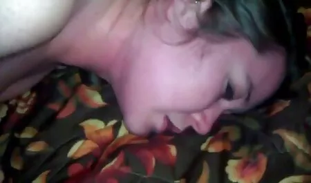 Adulte blonde montre une image porno chinois hd différente.