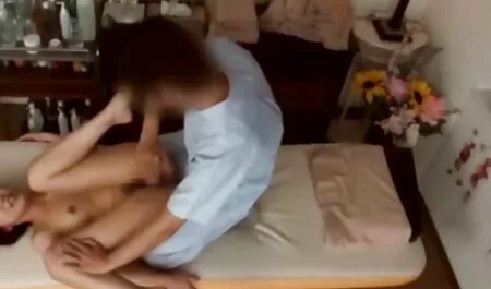 Lesbiennes lécher les uns film porno chinois gratuit les autres bites