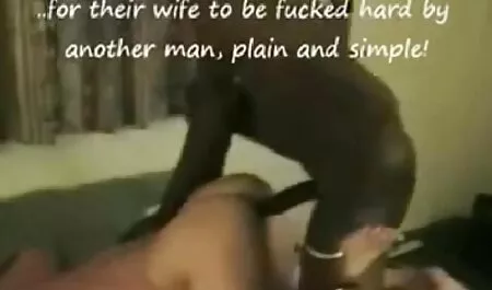 Putain de copines pendant qu'elle le soutient. site chinois porno