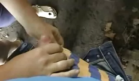 Brunette grand maître de la chatte et des porno sinoi points de fille