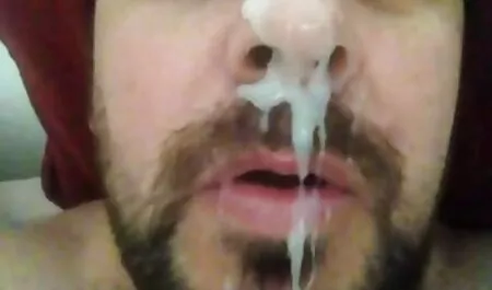 La blonde a donné film porno chinois gratuit à l'homme un fruit sucré.