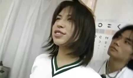 Âgés de femme allemande baisée par deux dessin animé chinois porno hommes à la fois.